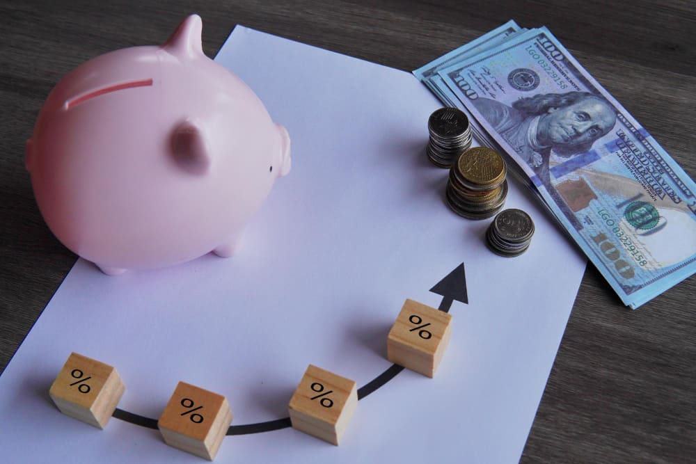 How Interest Rates Work on Loans and Savings